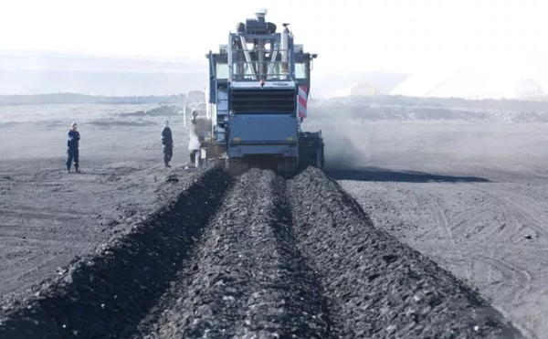 智能光學(xué)追蹤3D掃描儀解決大型道路工程機(jī)械測(cè)量難題